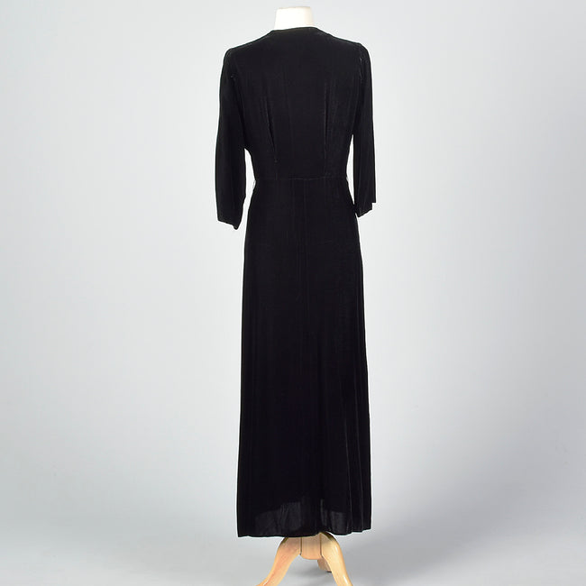 1930s Black Velvet Dressing Gown with Decorative Pocket