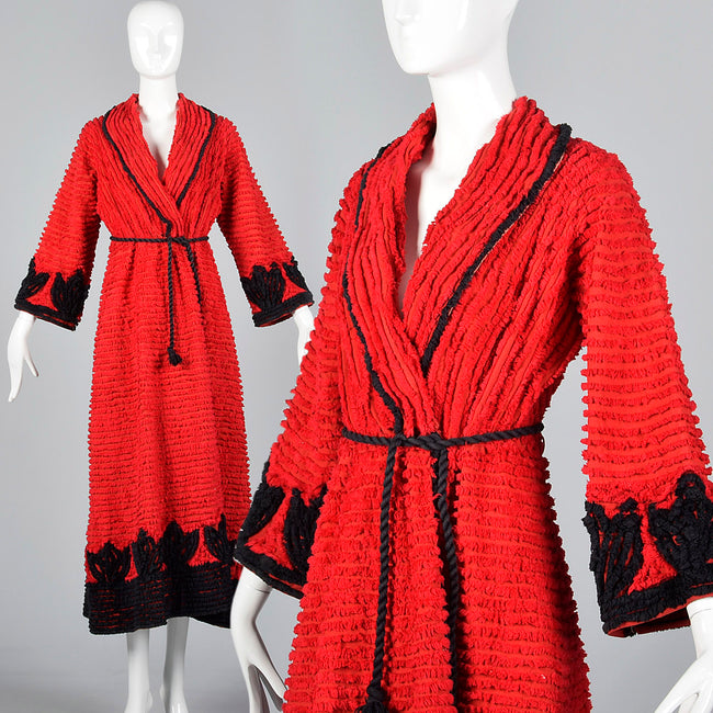 1930s Red and Black Chenille Robe