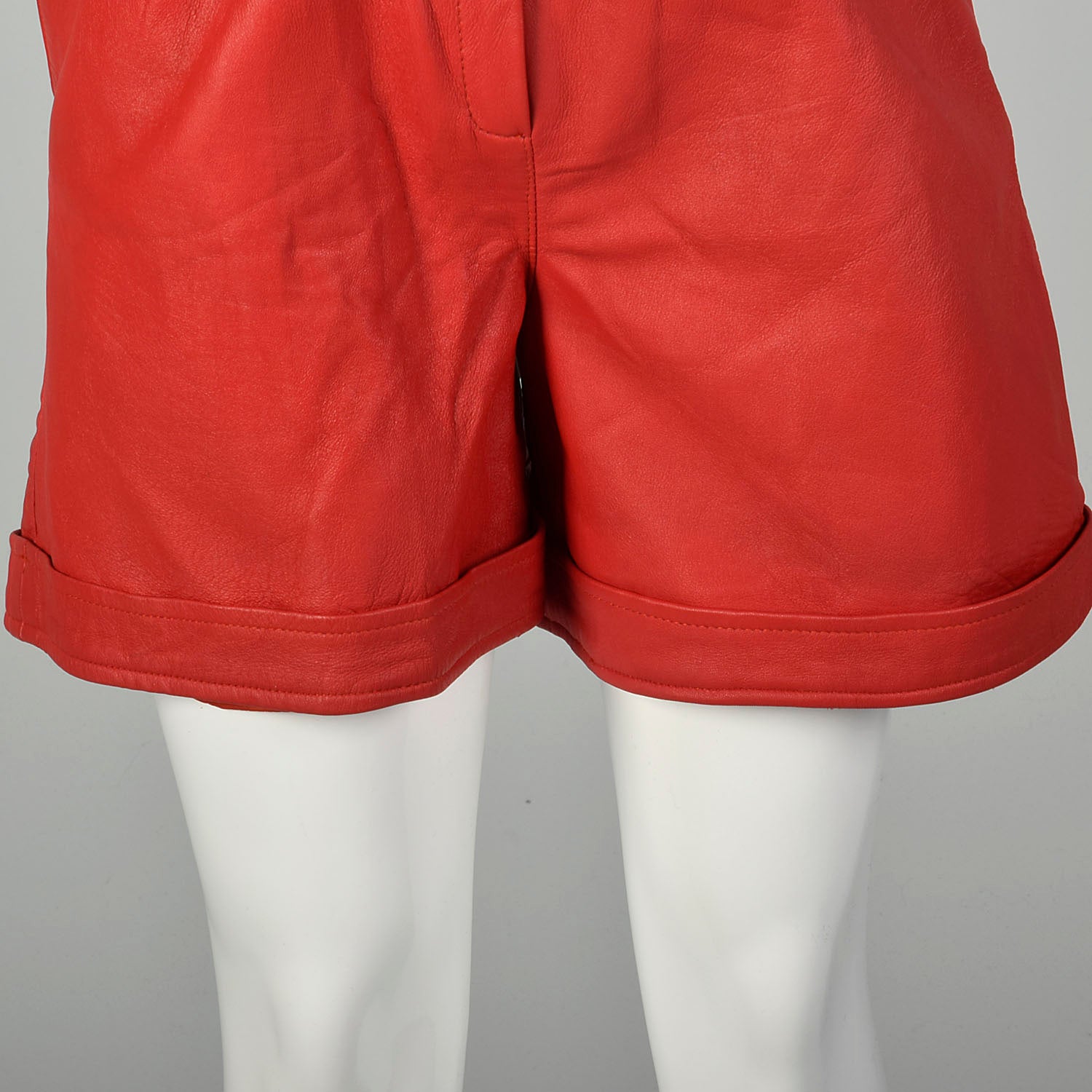 XS 1980s Red Leather Shorts Pleated Button Front Sexy Cuffed Bottoms