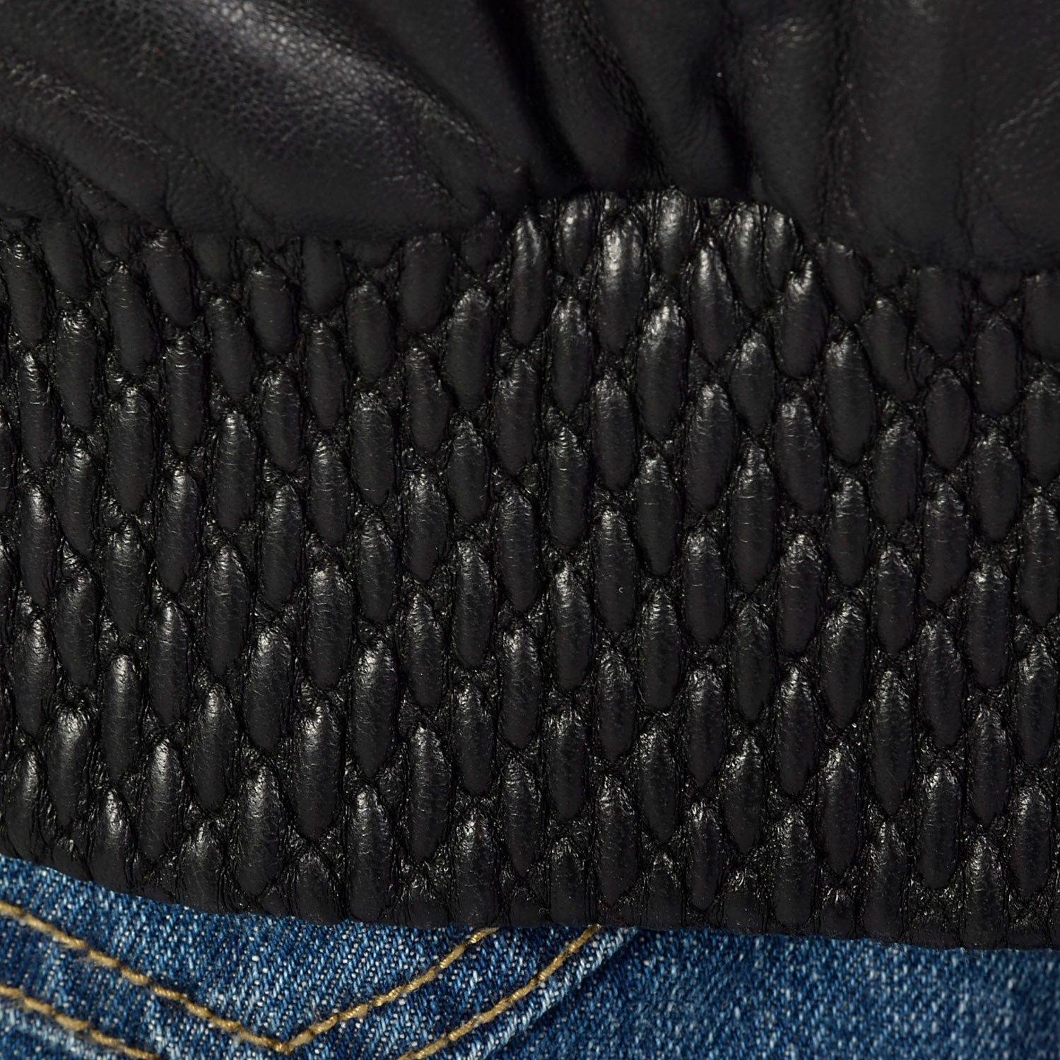 Large-XLPelle Pelle Black Leather Bomber Jacket