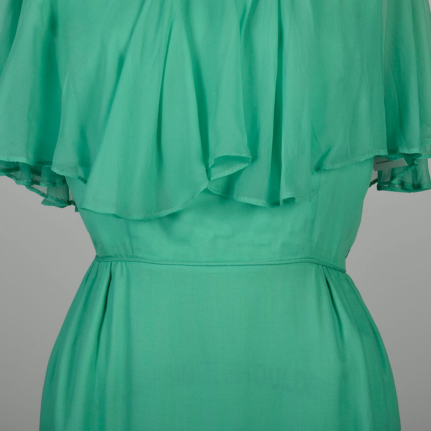 Small 1960s Wiggle Dress Emerald Green Cocktail Party Sleeveless Cape Style & Salvage Small 1960s Wiggle Dress Emerald Green Cocktail Party Sleeveless Cape Style & Salvage