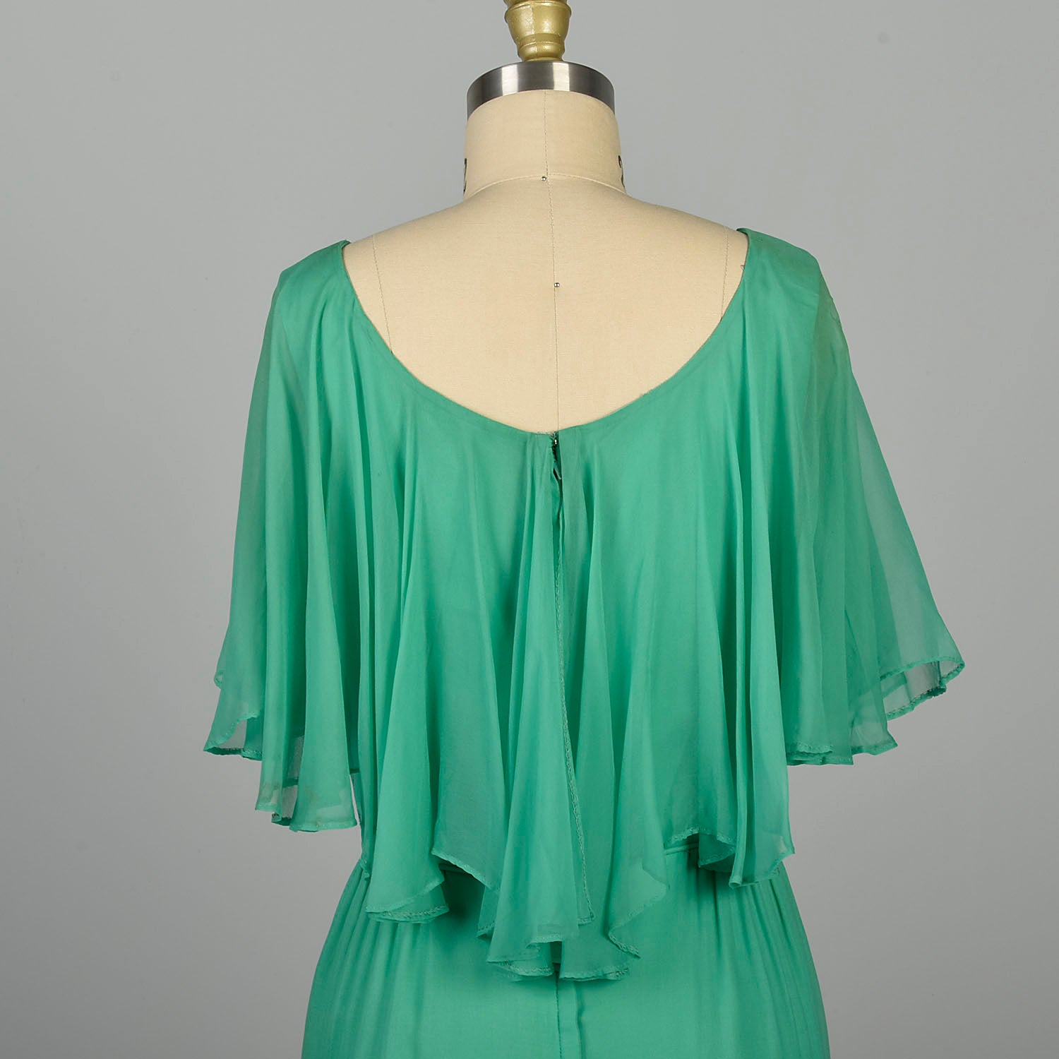 Small 1960s Wiggle Dress Emerald Green Cocktail Party Sleeveless Cape Collar