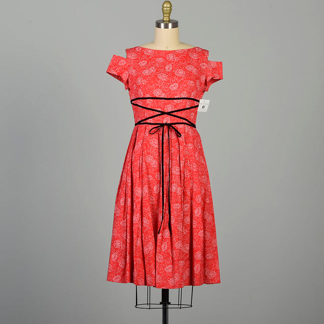 XXS 1950s Novelty Print Dress Faux Corset Laced Waist Red Rose Cotton Short Sleeve