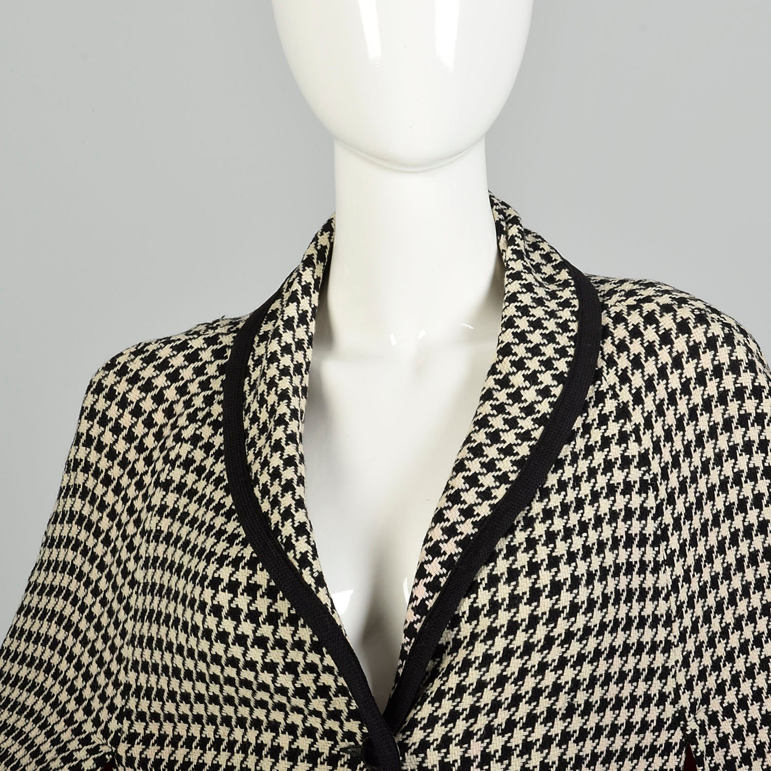 XXS 1960s Neusteters Houndstooth Cape Woven Winter Outerwear Shawl Collar Pockets