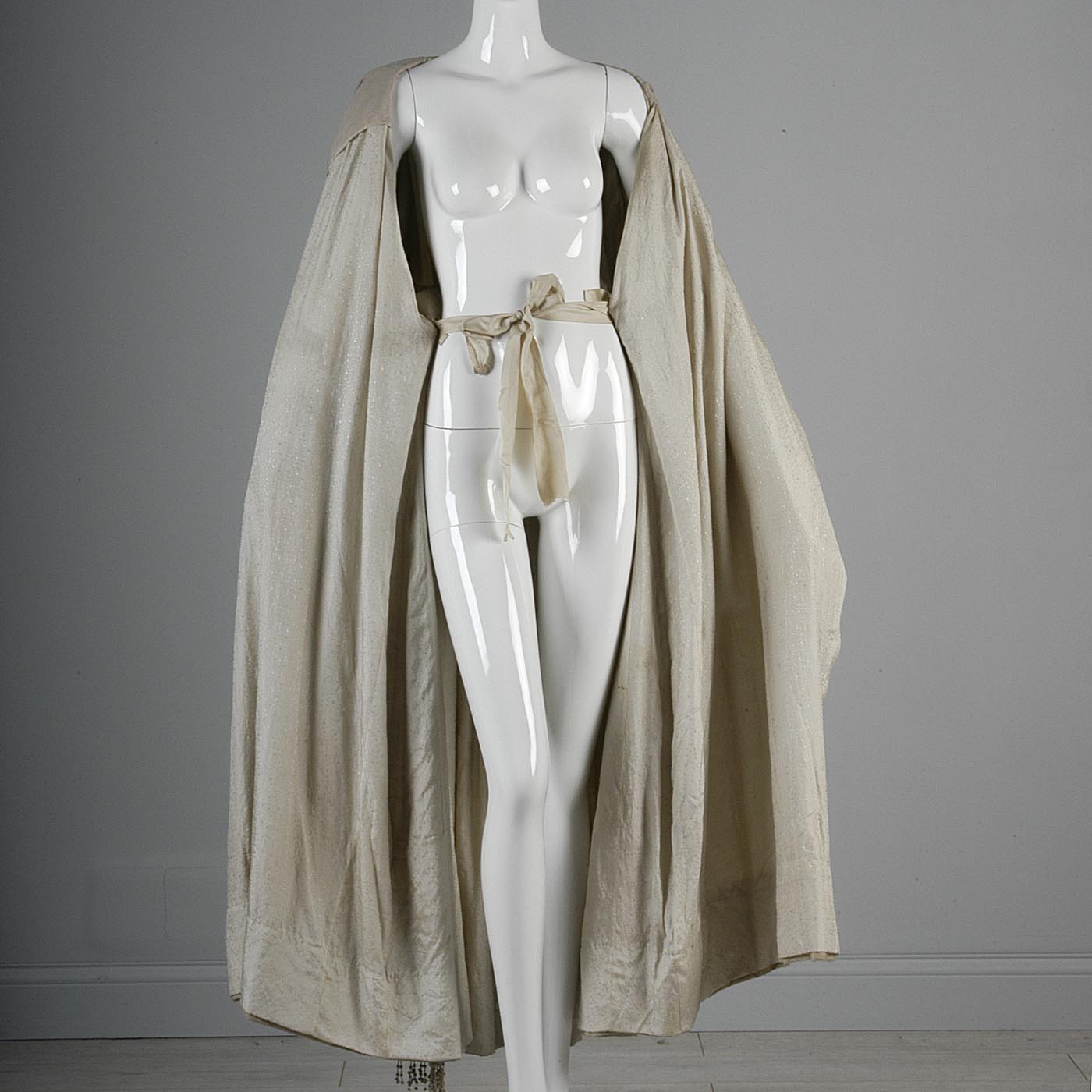 Edwardian Walking Coat with Dramatic Sleeves and Pleated Back