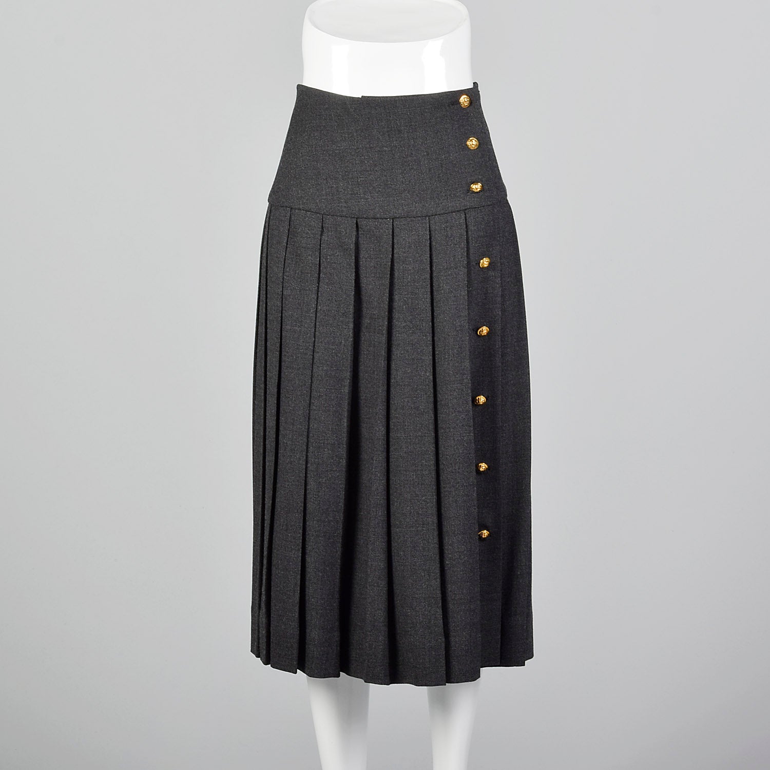 Small Chanel Boutique 1990s Gray Pleated Skirt