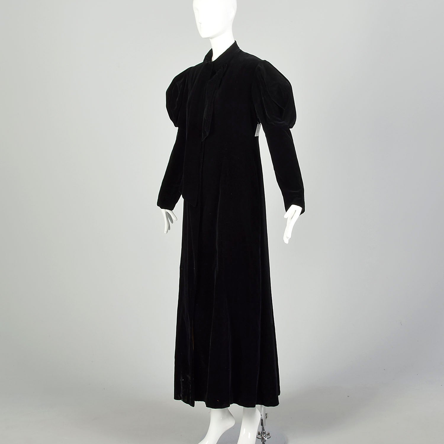 XS 1940s Black Velvet Opera Coat Juliet Sleeves Pussybow