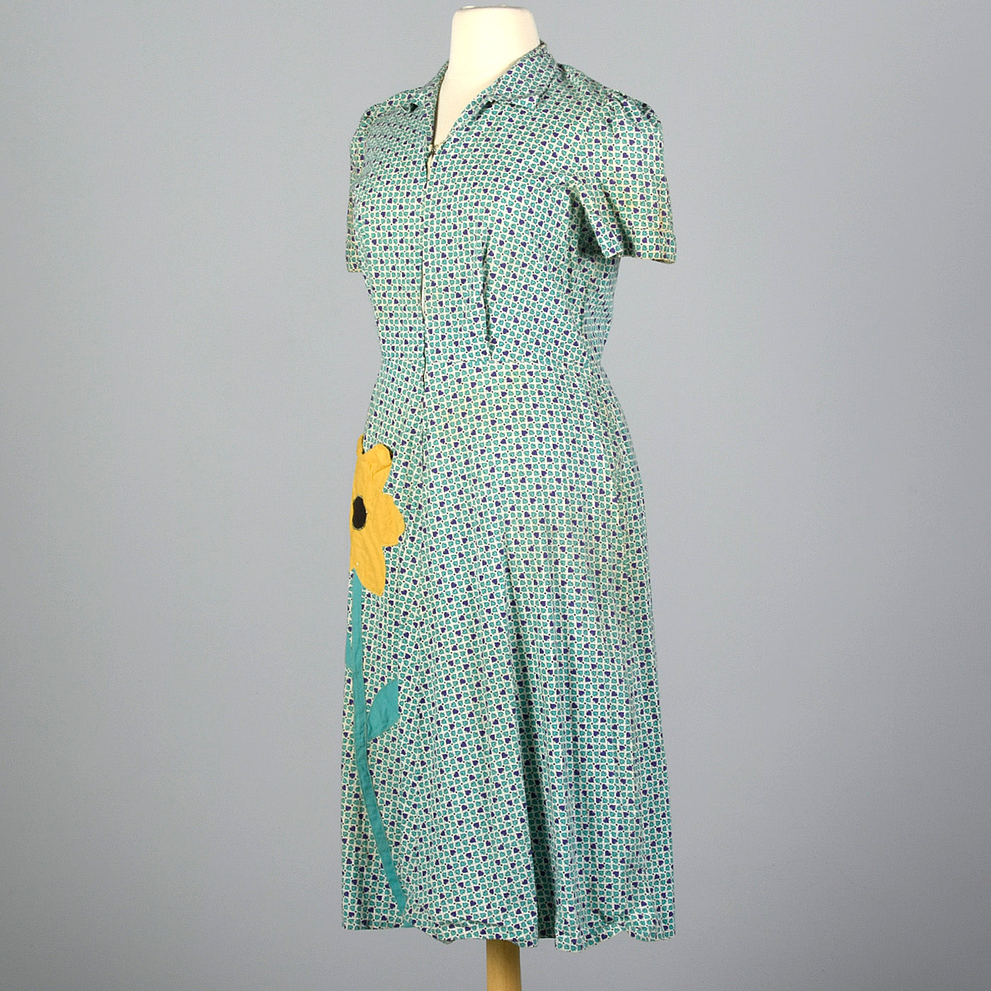 1950s Cotton Day Dress with Novelty Flower Pocket