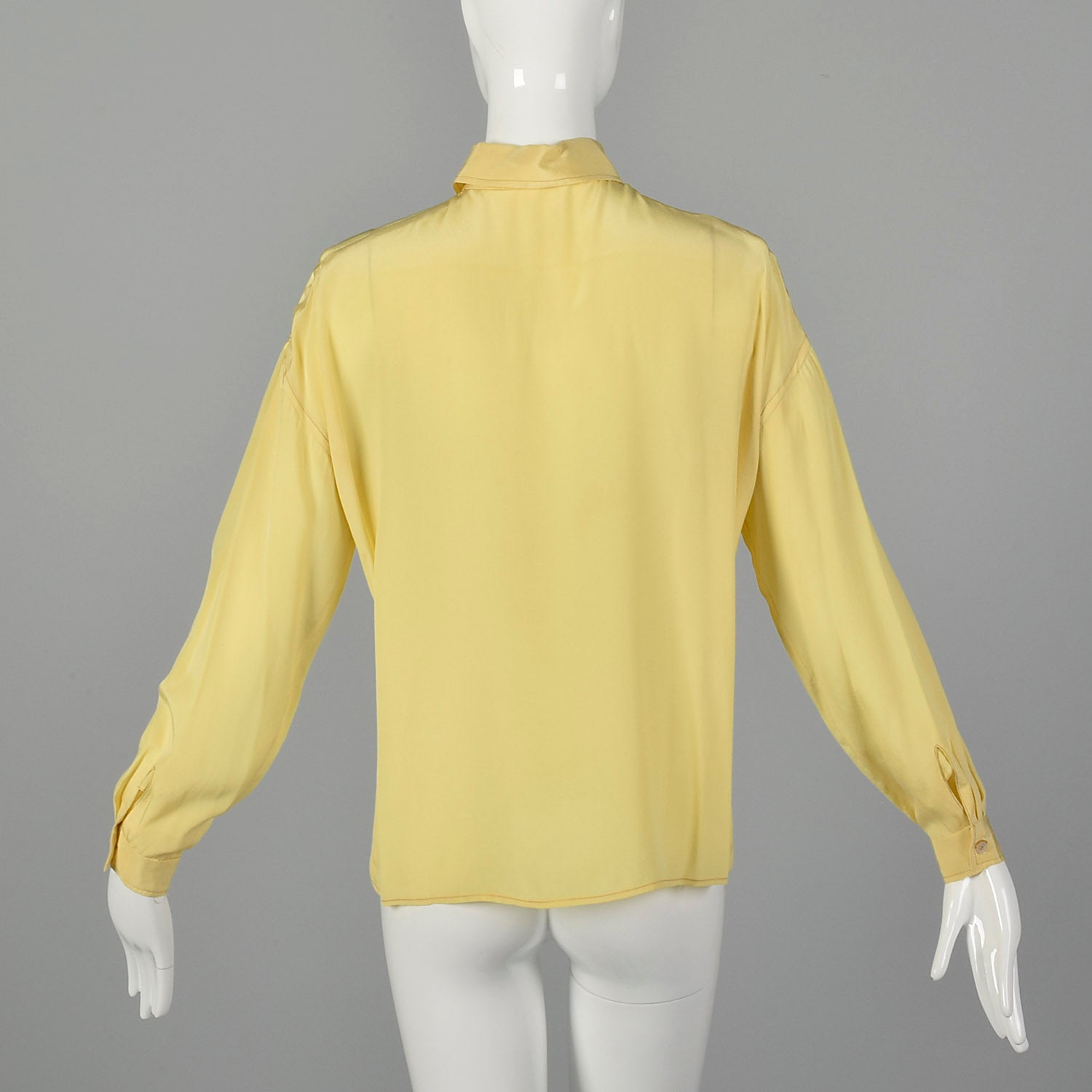 Medium 1950s Pale Yellow Silk Blouse