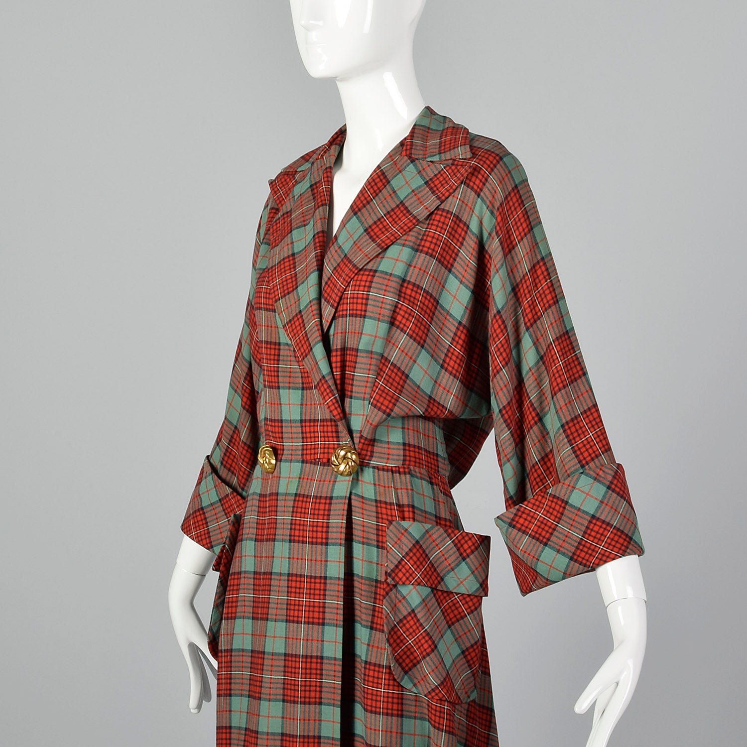 Large 1940s / 1950s Plaid Dressing Gown Style & Salvage Large 1940s / 1950s Plaid Dressing Gown Style & Salvage