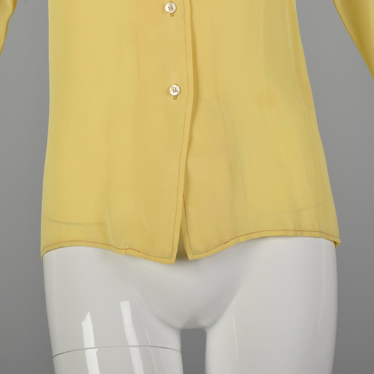 Medium 1950s Pale Yellow Silk Blouse