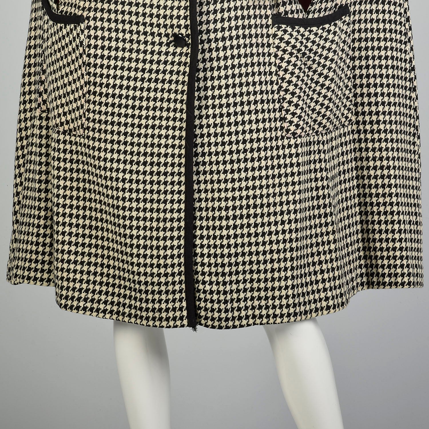 XXS 1960s Neusteters Houndstooth Cape Woven Winter Outerwear Shawl Collar Pockets