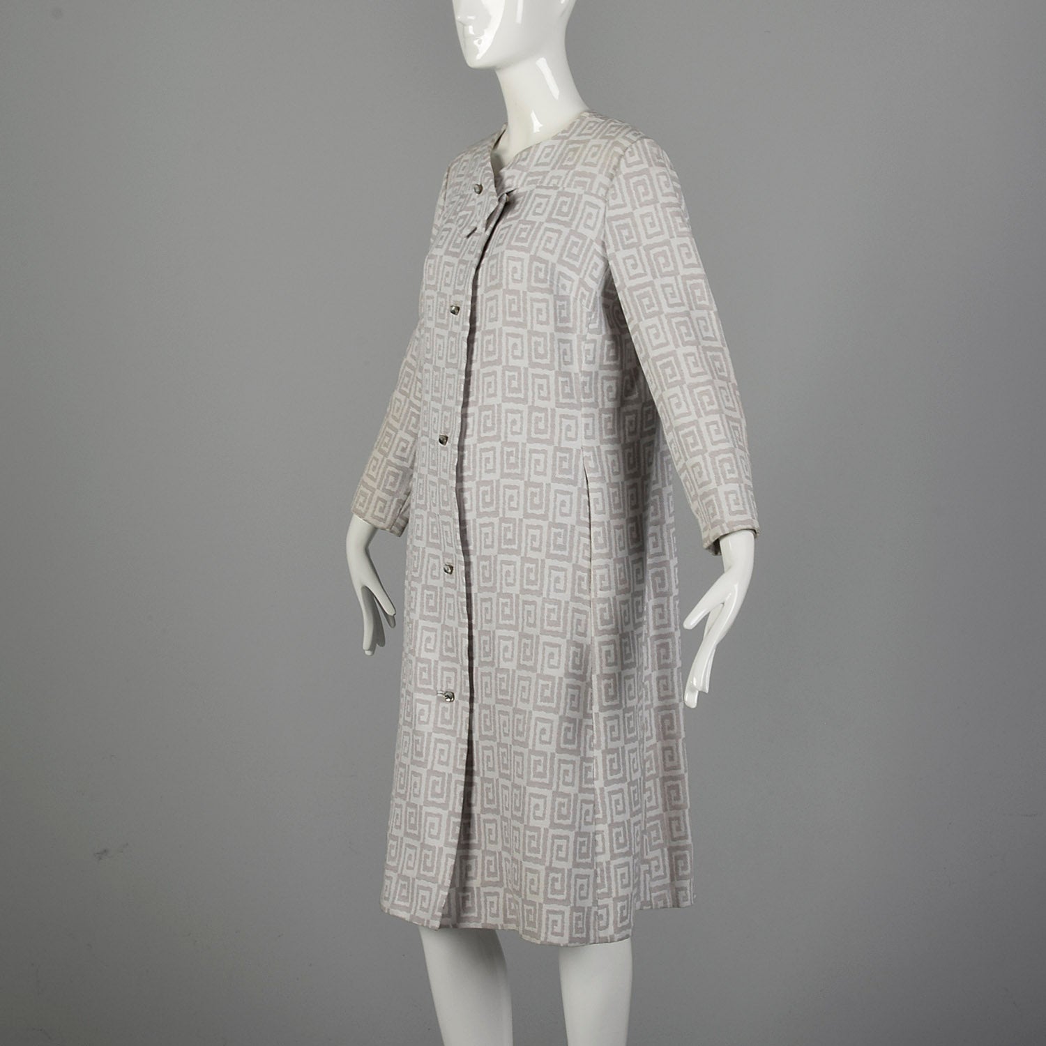 Medium 1960s Gray and White Greek Key Dress Coat – Style & Salvage