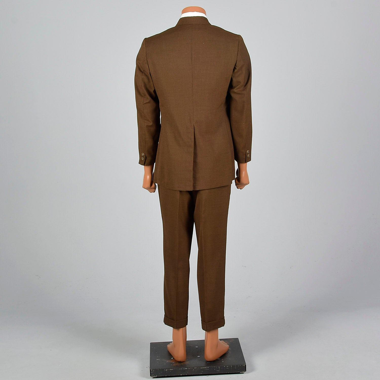 Medium 1960s 39S Brown 2pc Suit