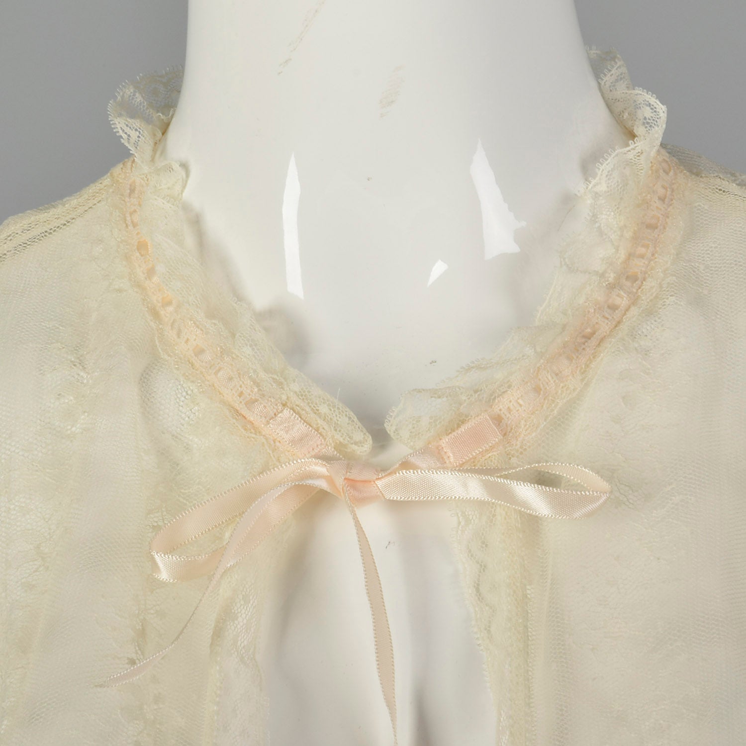 XS Miss Dior Christian Dior 1980s Lace Bed Jacket