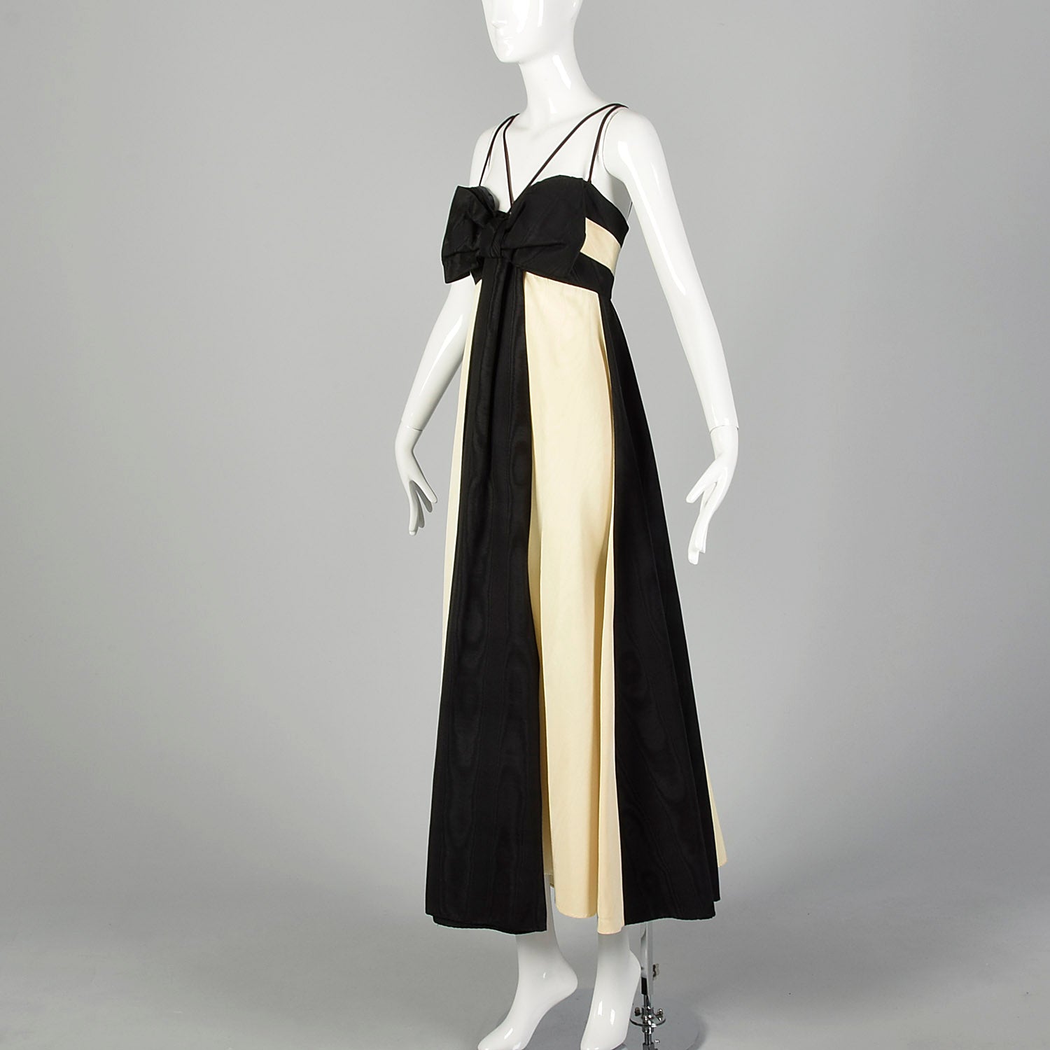 Small 1960s Black & White Formal Dress Style & Salvage Small 1960s Black & White Formal Dress Style & Salvage