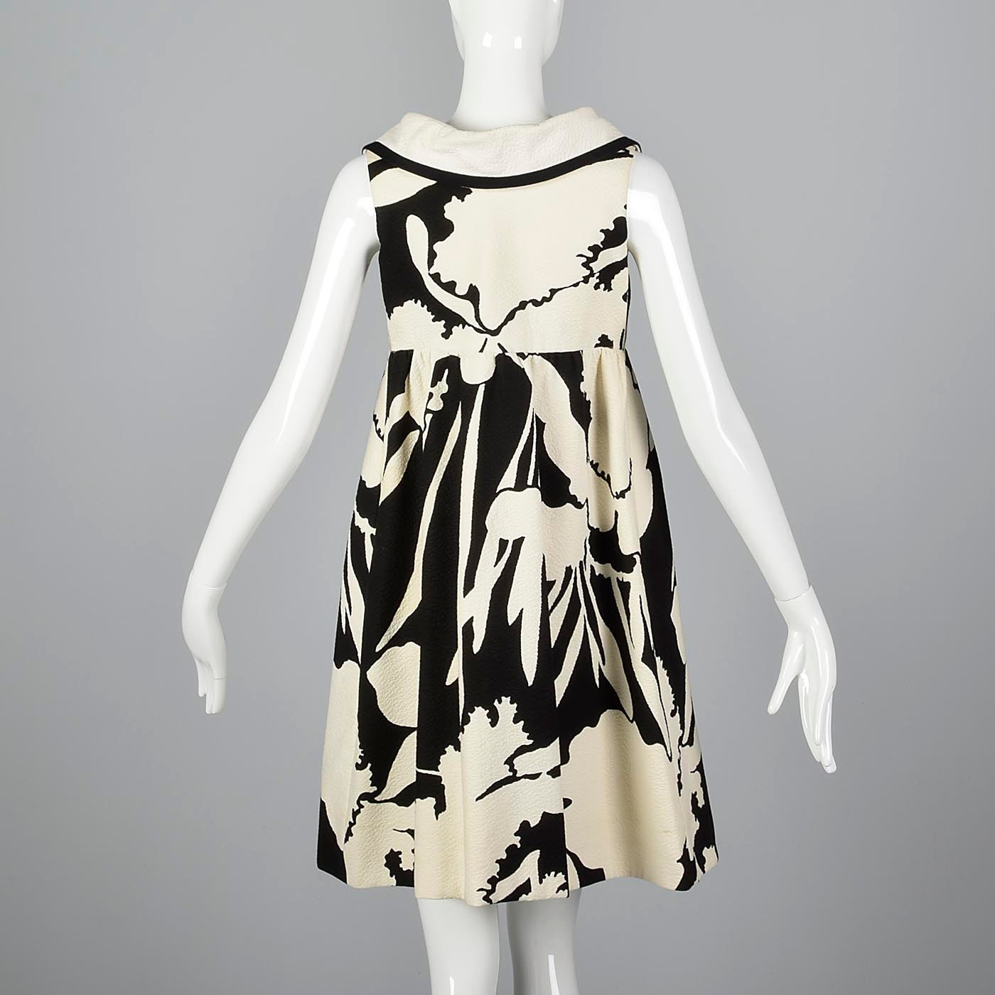 Small-Medium Geoffrey Beene Black and White Mini Dress