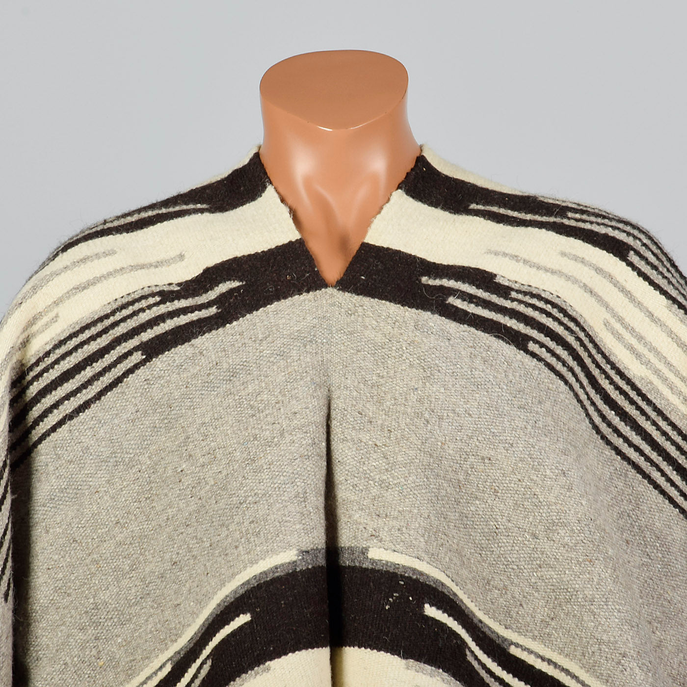 1970s Mens Mexican Wool Blanket Poncho