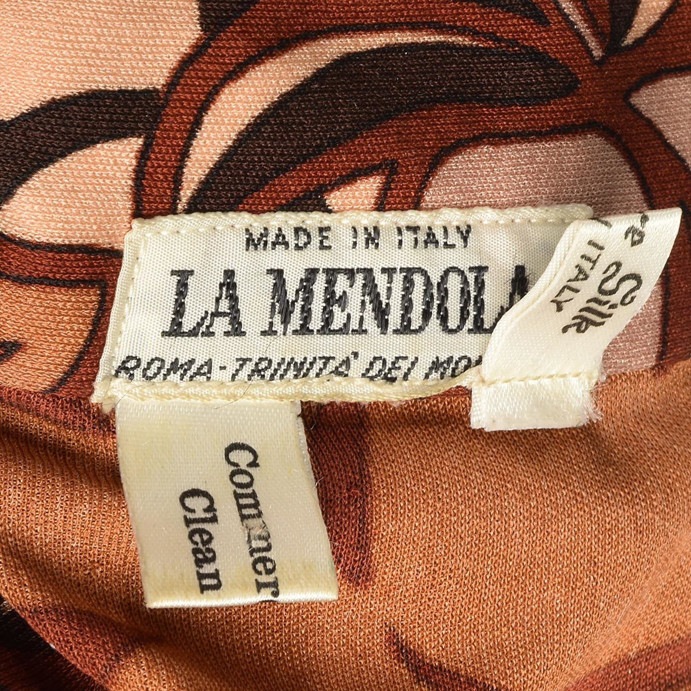 1970s La Mendola Bohemian Silk Jersey Dress in an Autumn Leaf Print