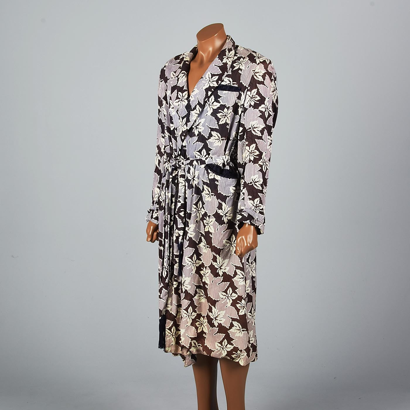 1940s Mens Robe with Leaf Print