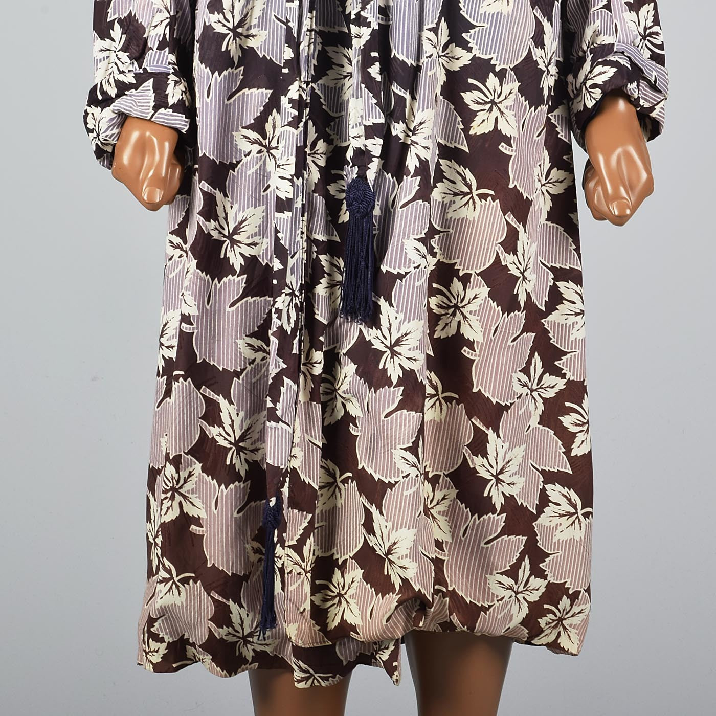 1940s Mens Robe with Leaf Print