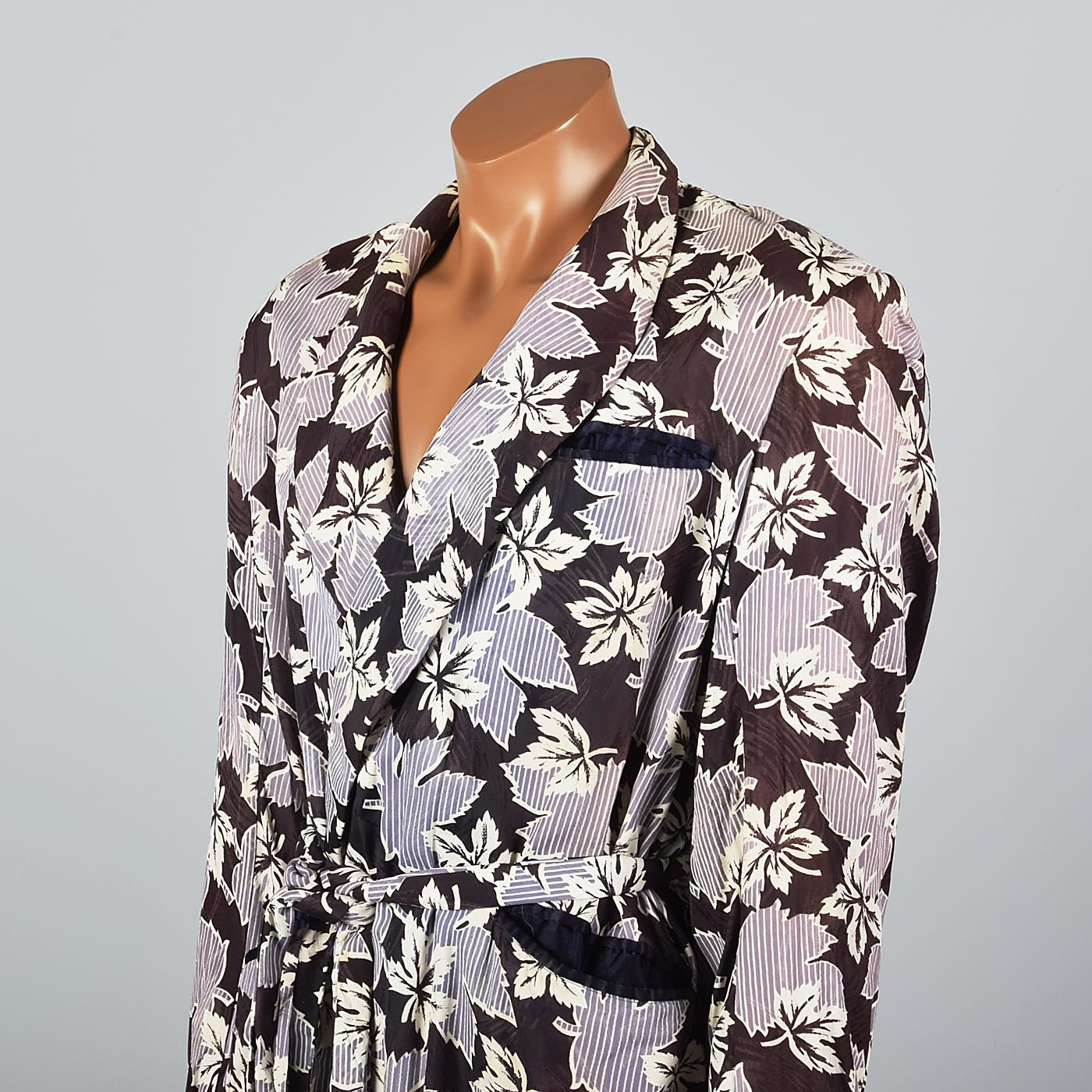1940s Mens Robe with Leaf Print