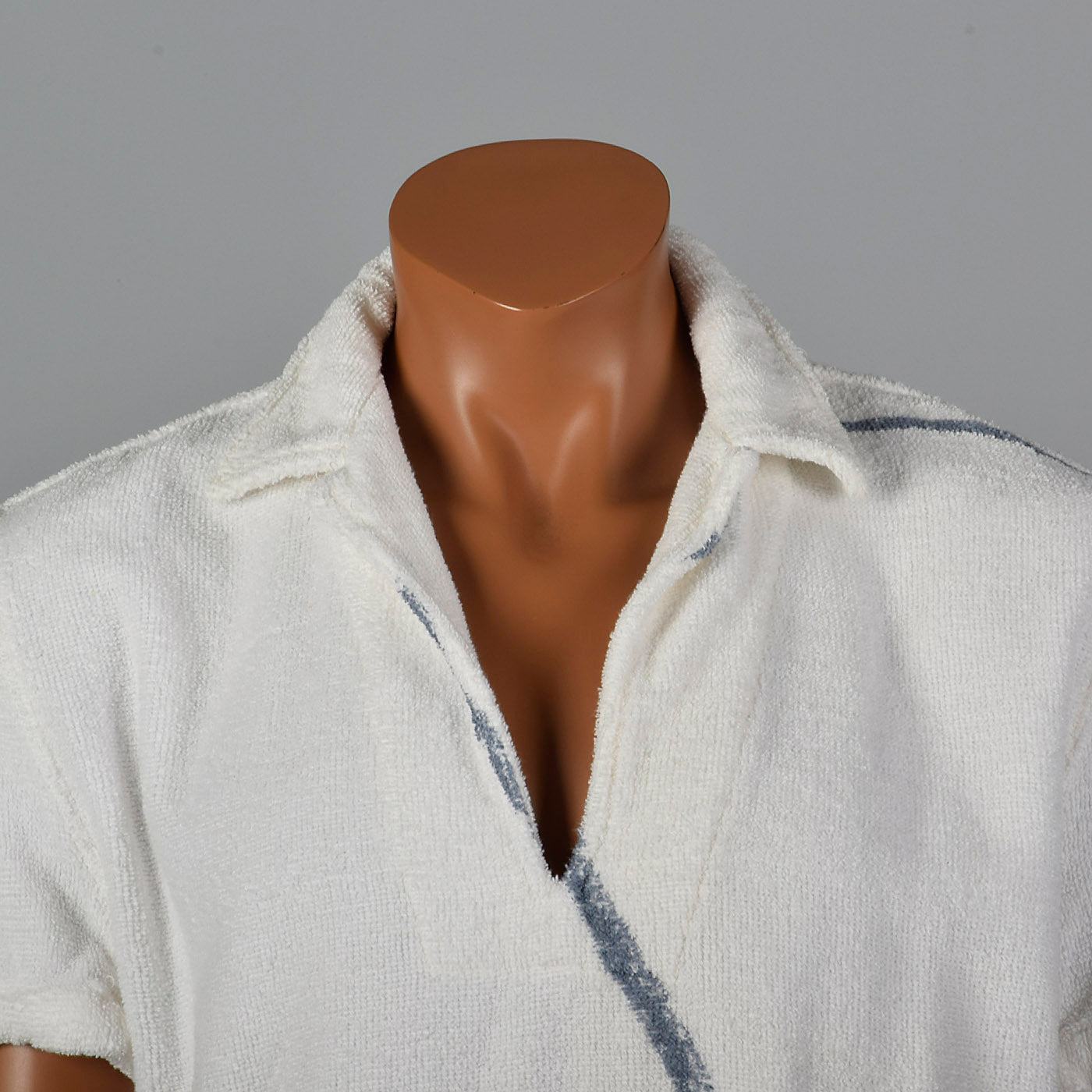 1950s Mens Terry Cloth Pull Over Shirt with Fish
