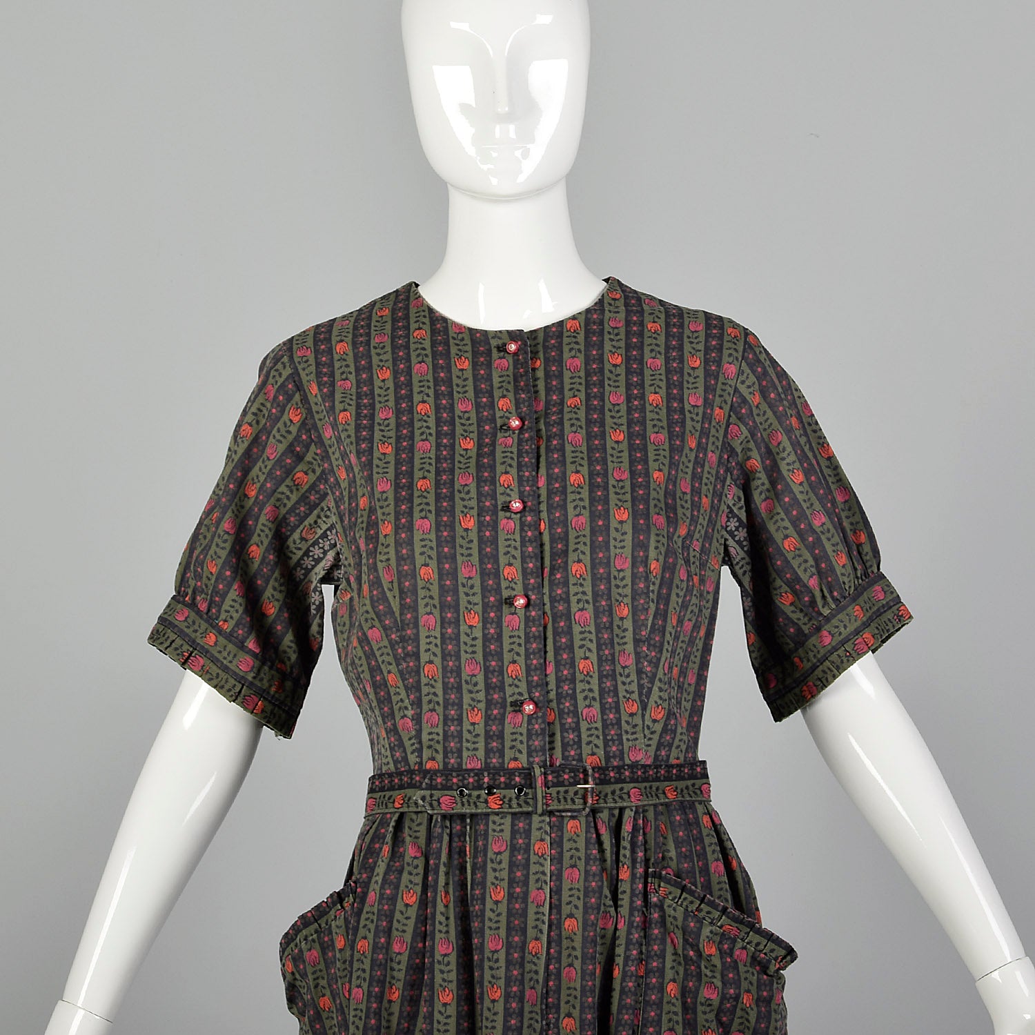 Medium 1950s Green Novelty Tulip Print Day Dress