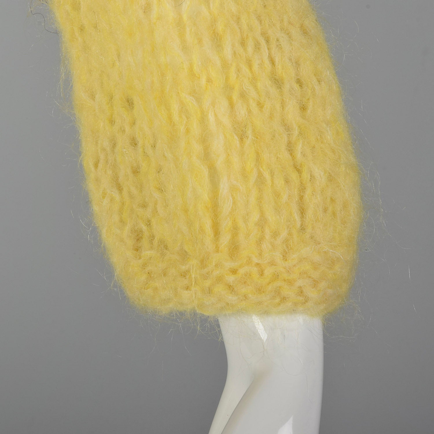 Large 1960s Yellow Sweater Hand Knit In Italy Puff Stitch Cardigan