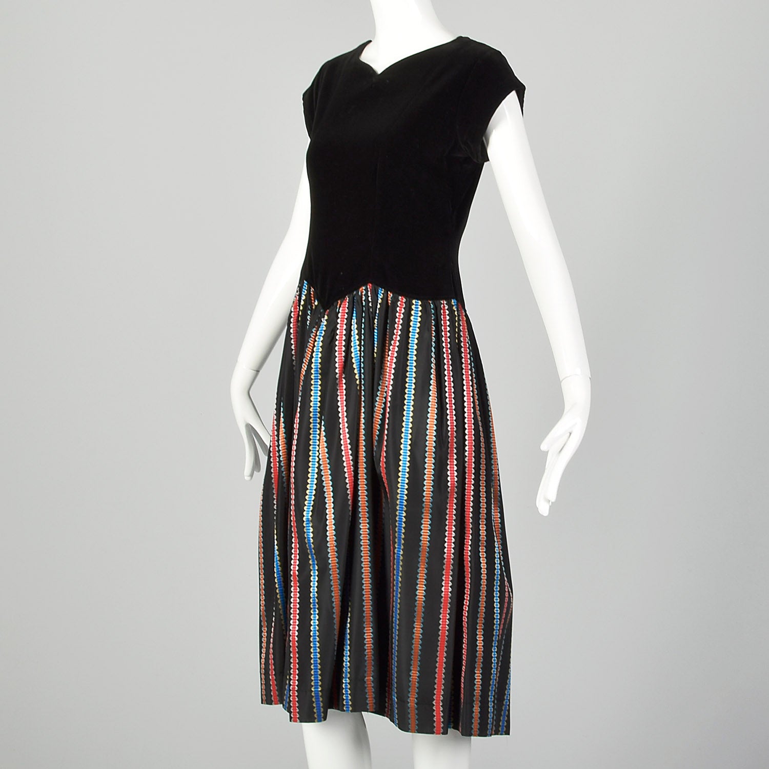 Medium 1950s Prom Dress Black Velvet Ribbon Stripe Taffeta Short Sleeve Prom Cocktail Evening