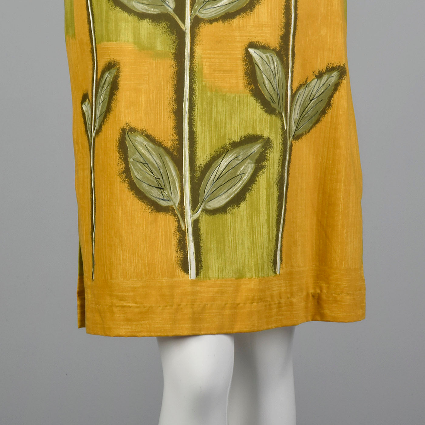1960s Deadstock Shift Dress with Novelty Floral Print