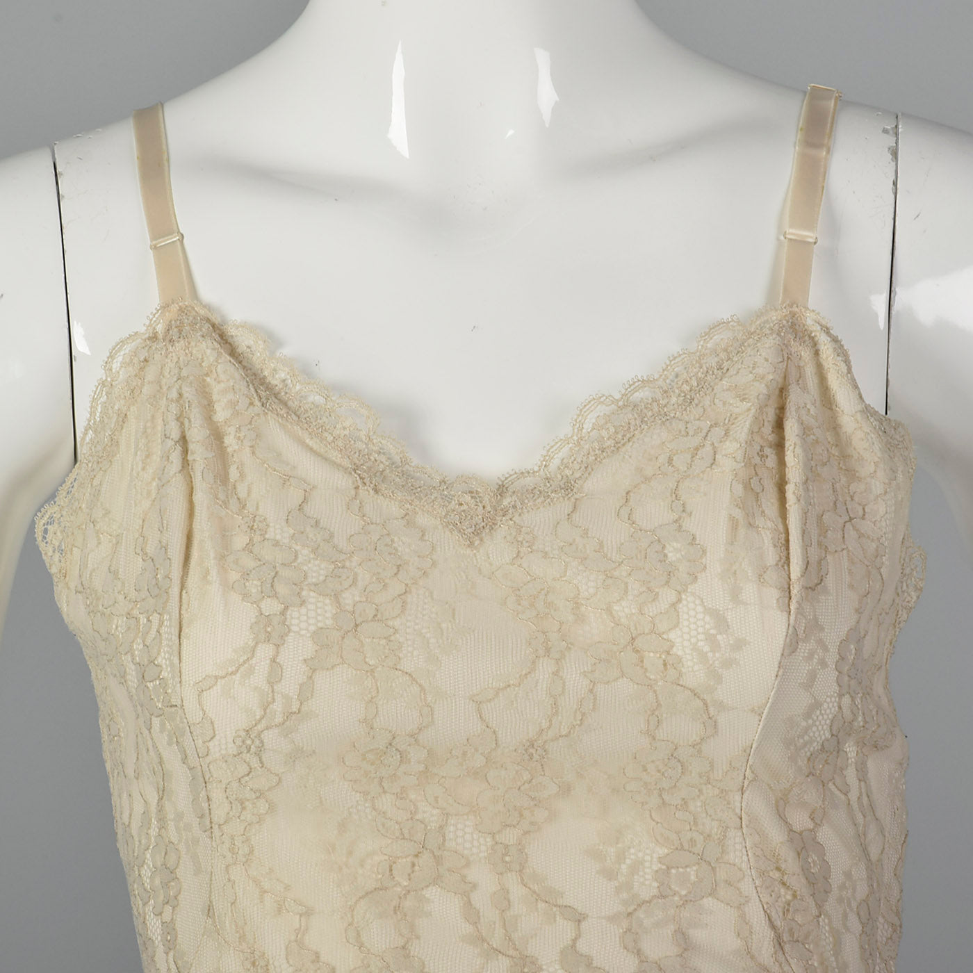 1950s Van Raalte Cream Lace Slip