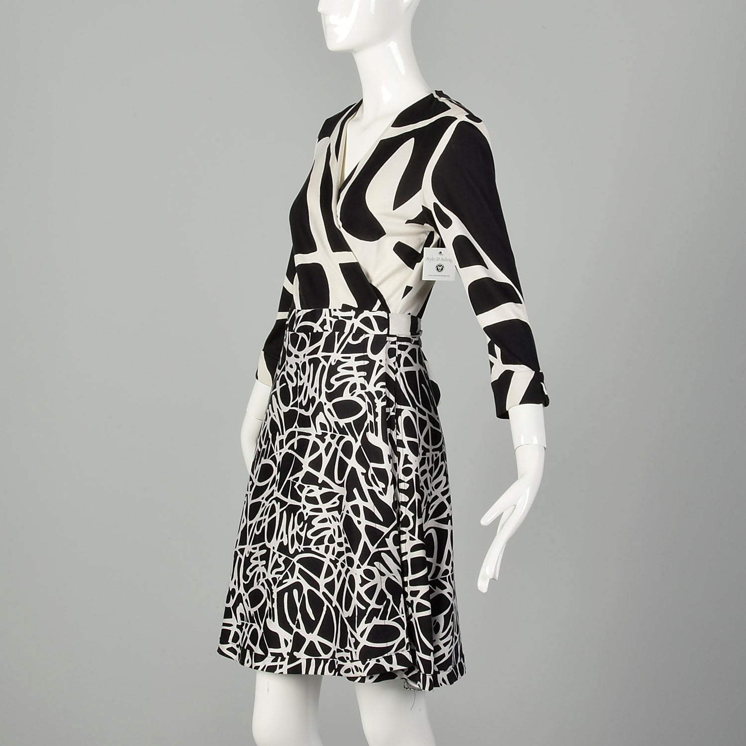 Medium Diane Von Furstenberg Wrap Dress Tie Waist Black Abstract Print
