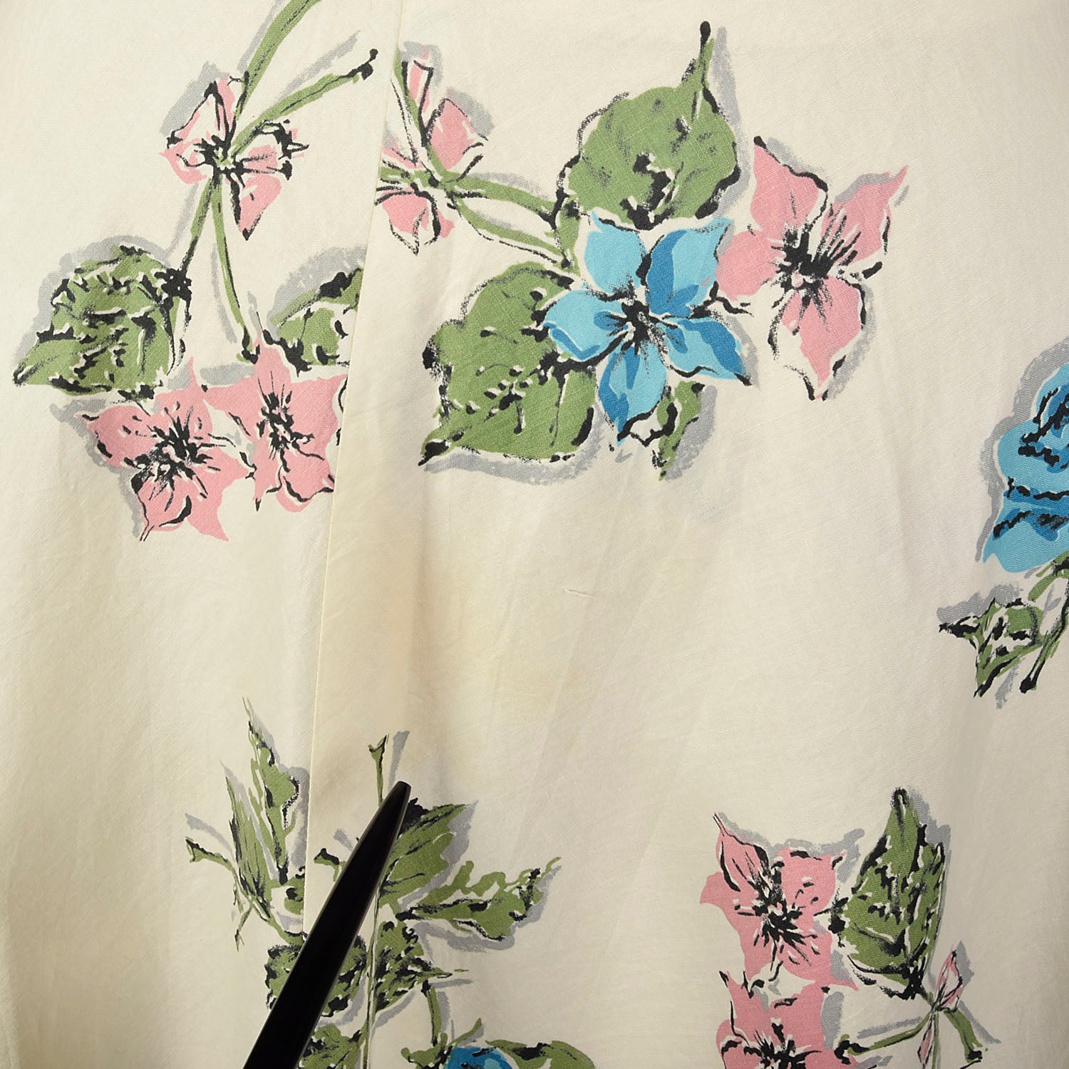Large 1950s Blue Rose Bouquet Summer Day Dress  Cap Sleeve Novelty Print