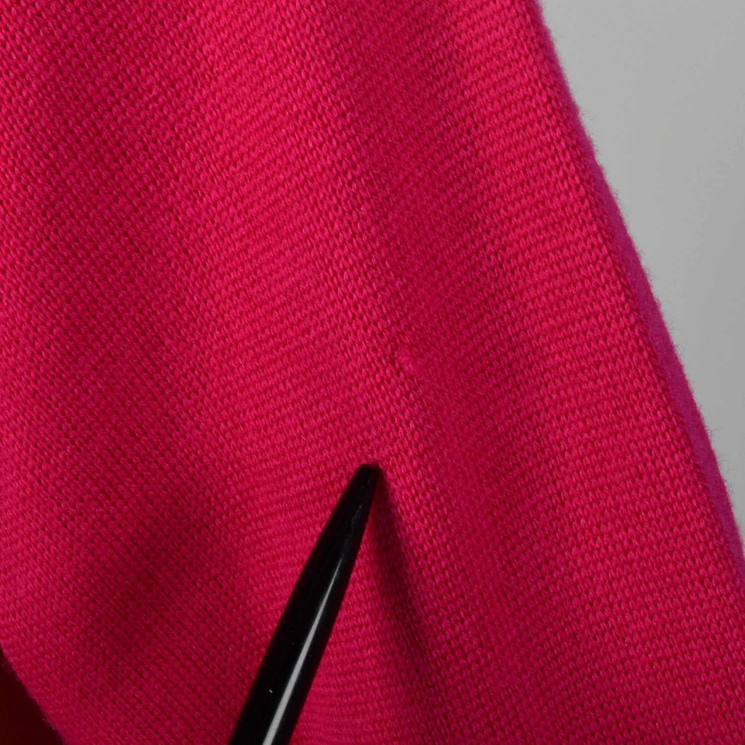 XL Ferragamo Pink & Black Sweater 1990s