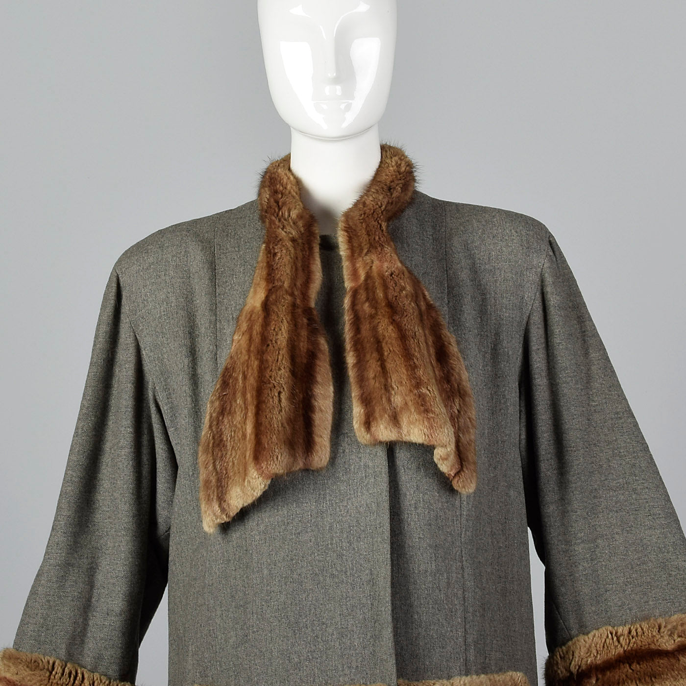 1940s Gray Wool Swing Coat with Beaver Fur Trim