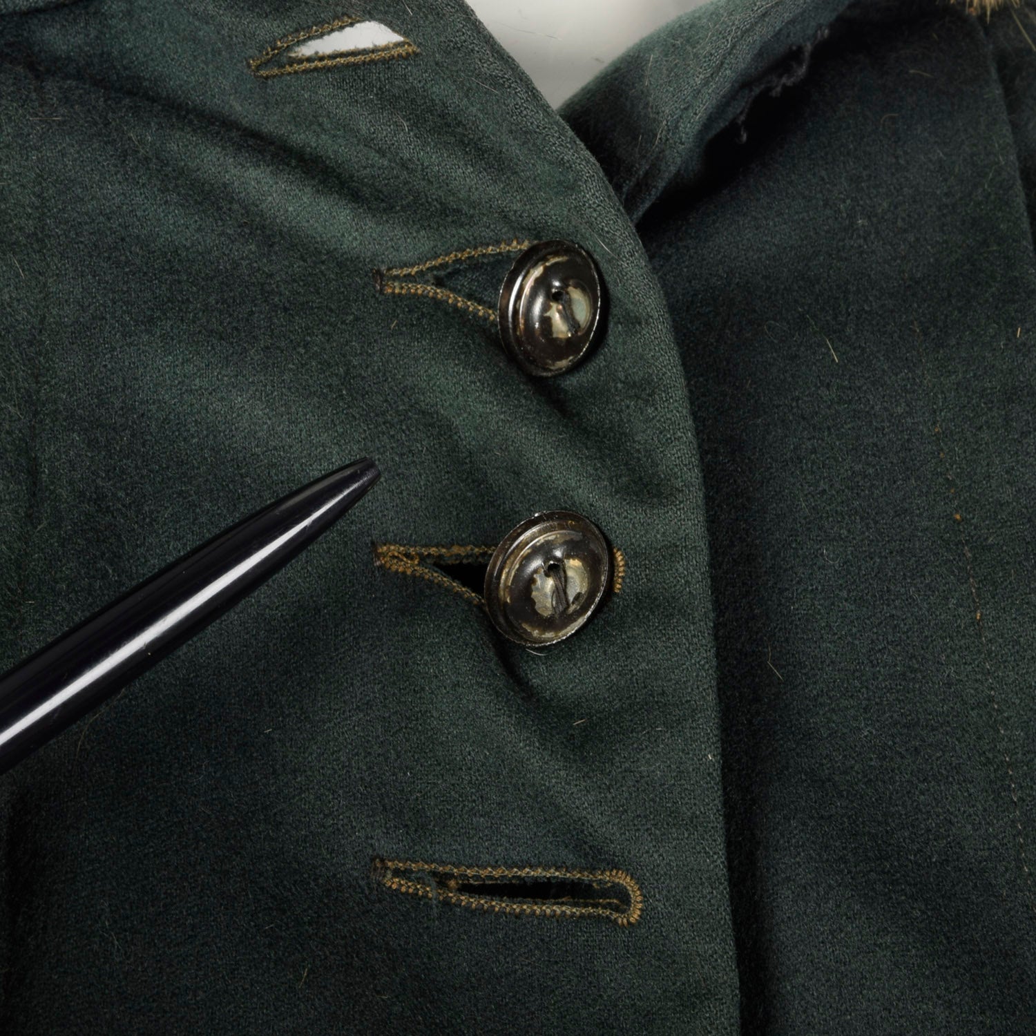 XS 1910s Green Wool Coat with Rabbit Fur Trim