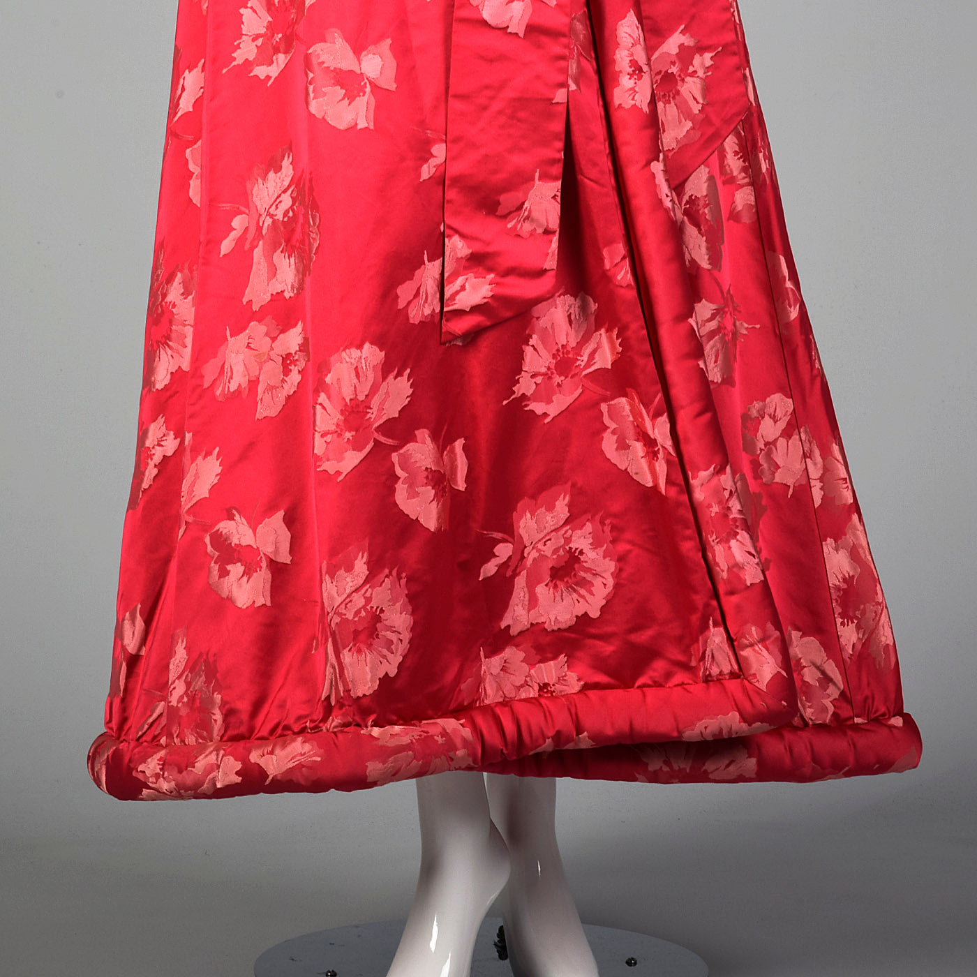 1960s Pink Silk Robe with Space Age Rolled Cuffs and Hem