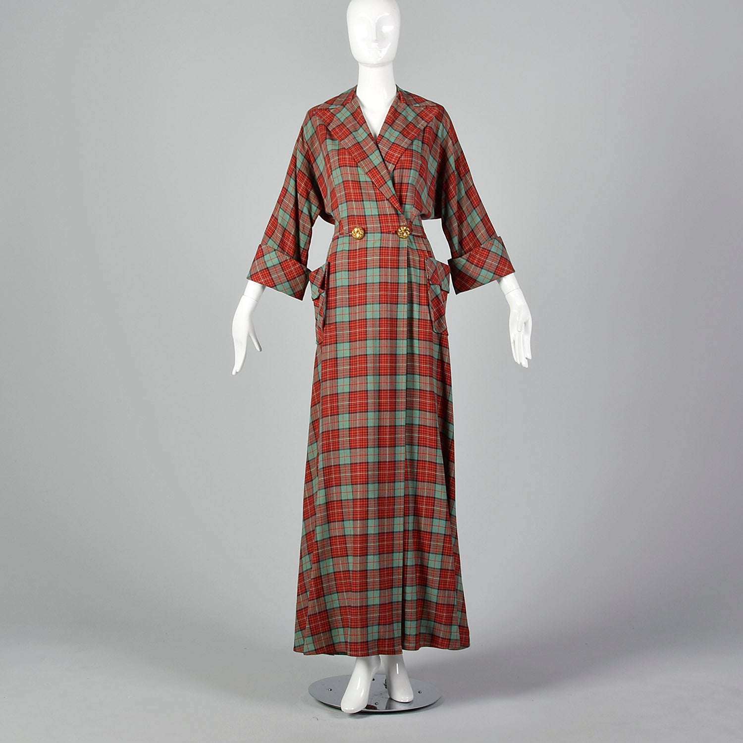 Large 1940s / 1950s Plaid Dressing Gown