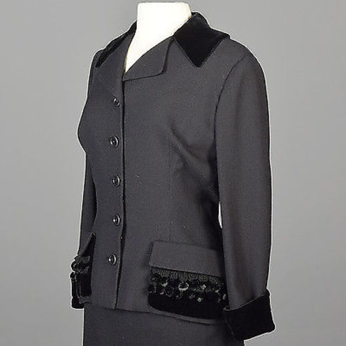1950s Black Skirt Suit with Hourglass Shape