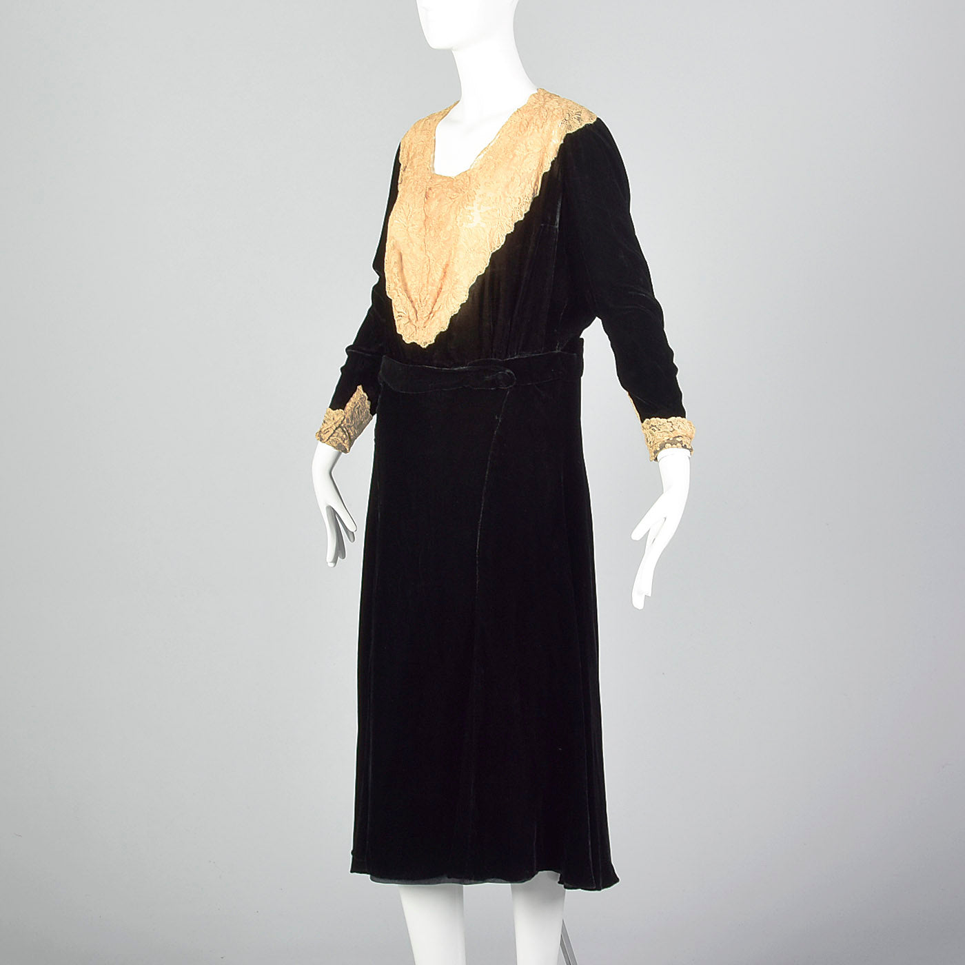 1920s Black Silk Velvet Dress with Lace Collar and Cuffs