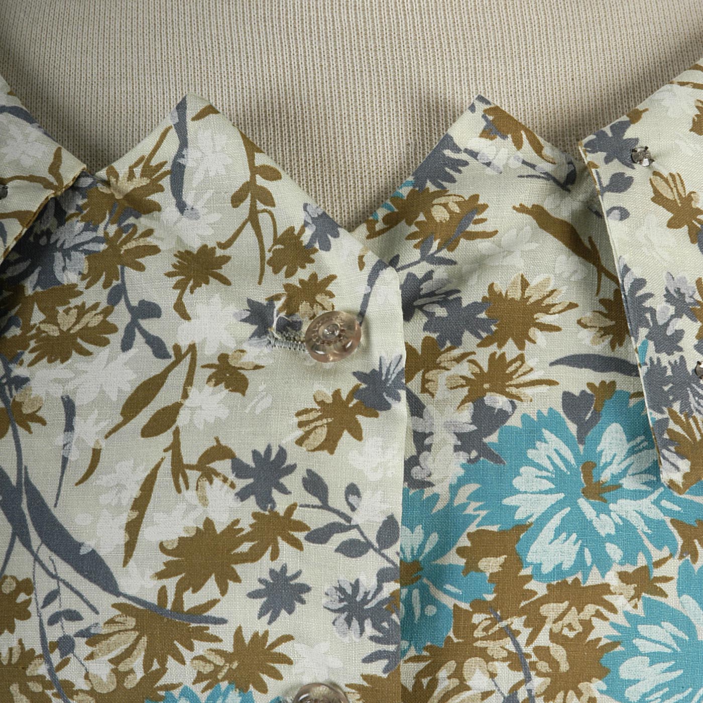 1950s Floral Print Day Dress with Elegant Neckline