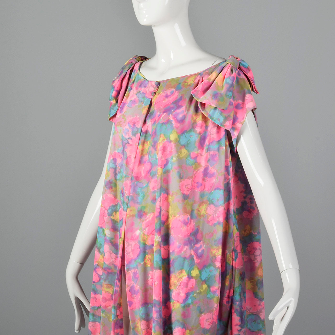 1960s Lucie Ann Wrap Robe in Pink Floral Print