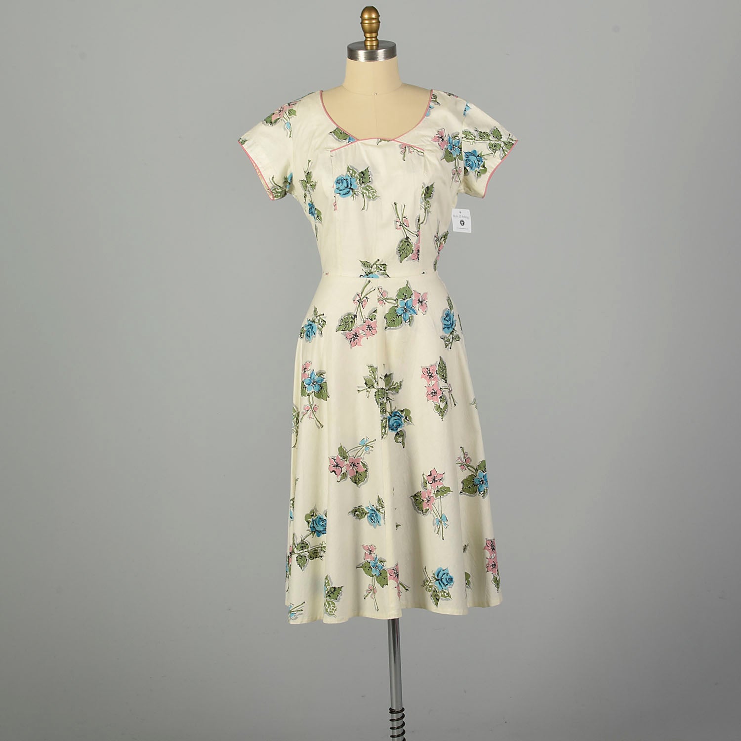 Large 1950s Blue Rose Bouquet Summer Day Dress  Cap Sleeve Novelty Print