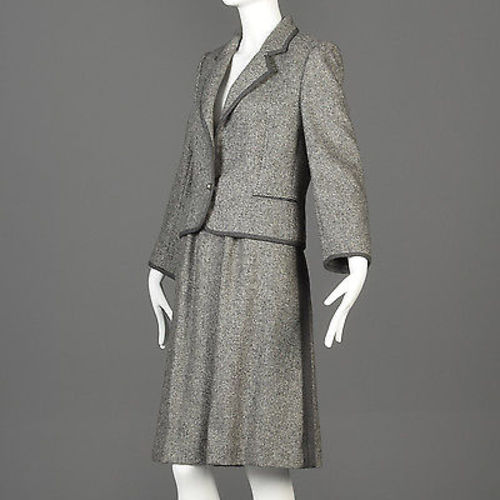 1990s  Louis Feraud Gray Tweed Skirt Suit