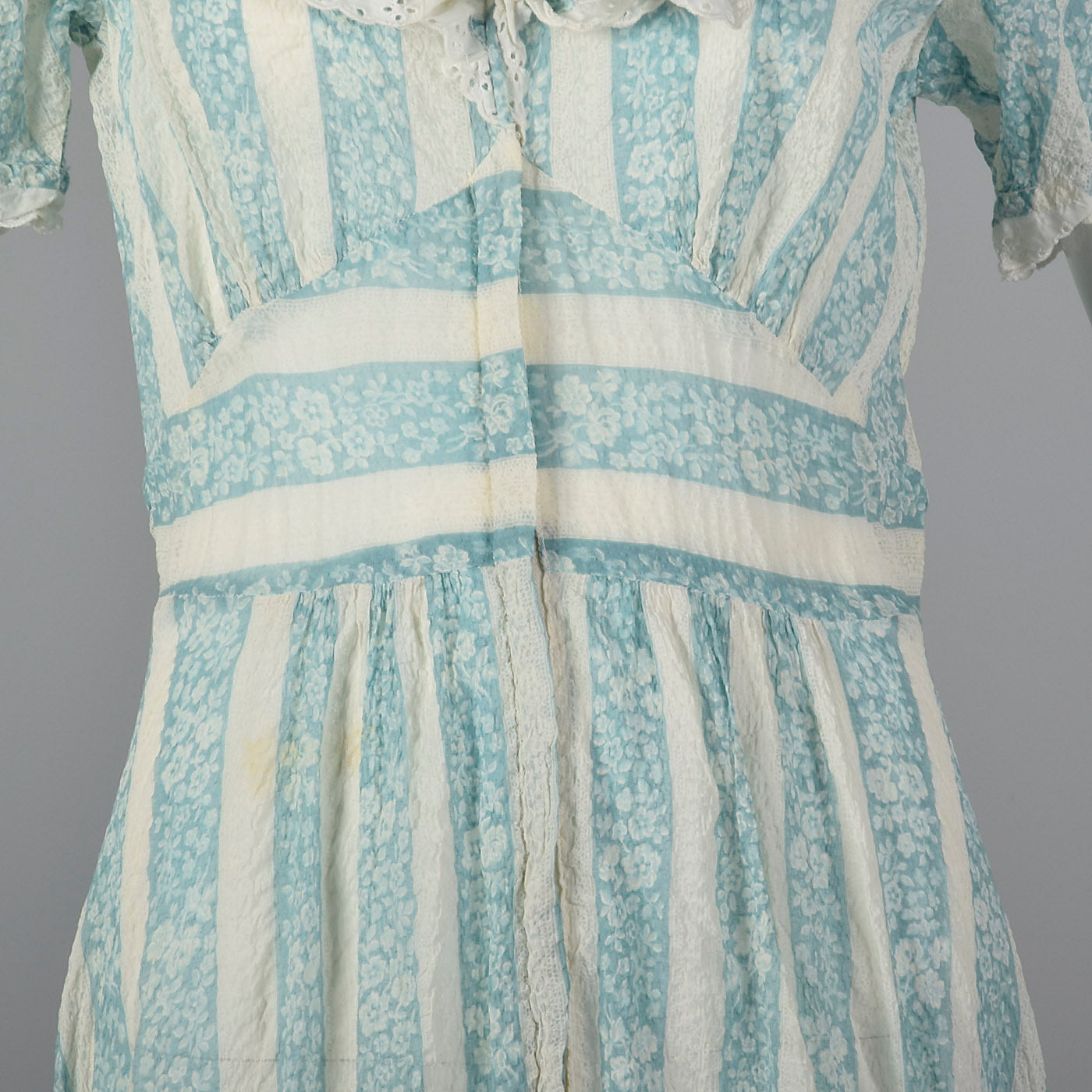 1940s Blue Floral Dressing Gown