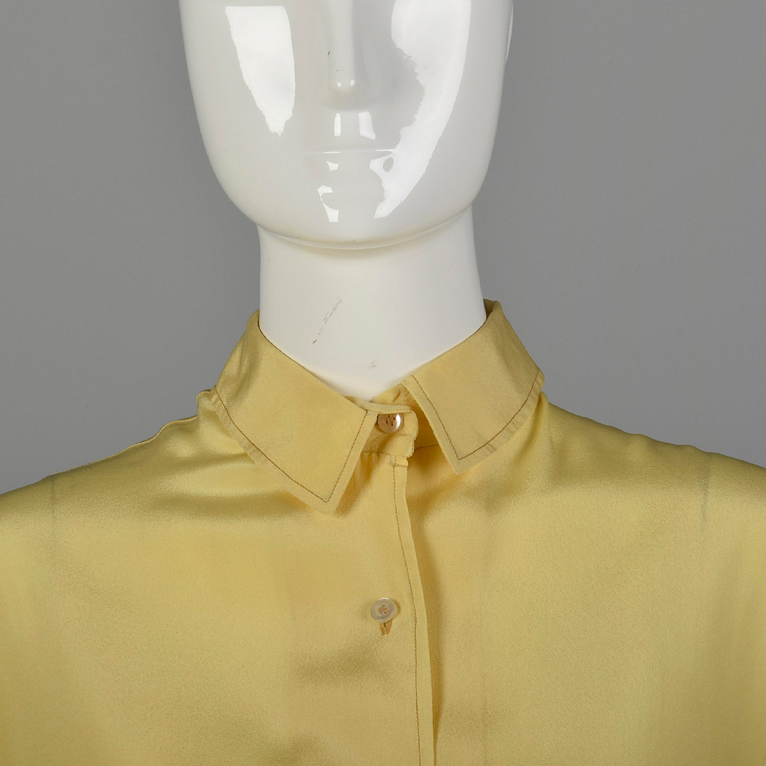 Medium 1950s Pale Yellow Silk Blouse