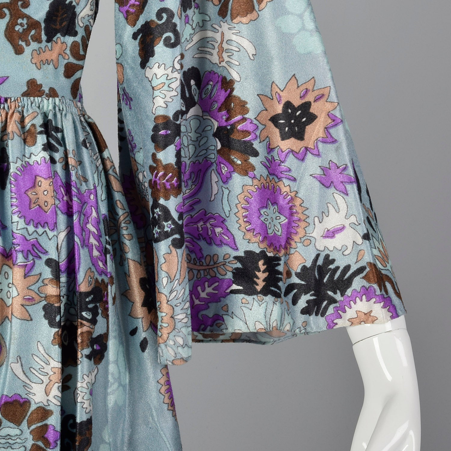XXS 1960s Floral Mini Dress with Bell Sleeves