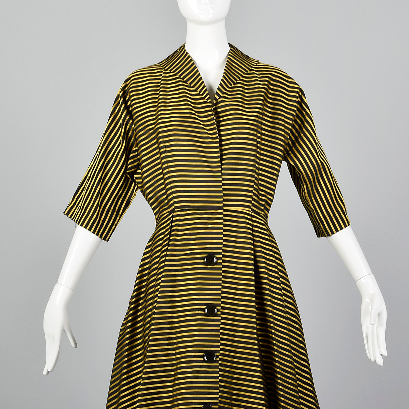 1950s Yellow and Black Striped Dressing Gown