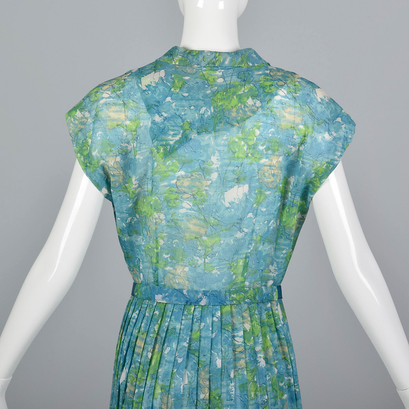 1950s Blue Floral Print Dress with Pleated Skirt